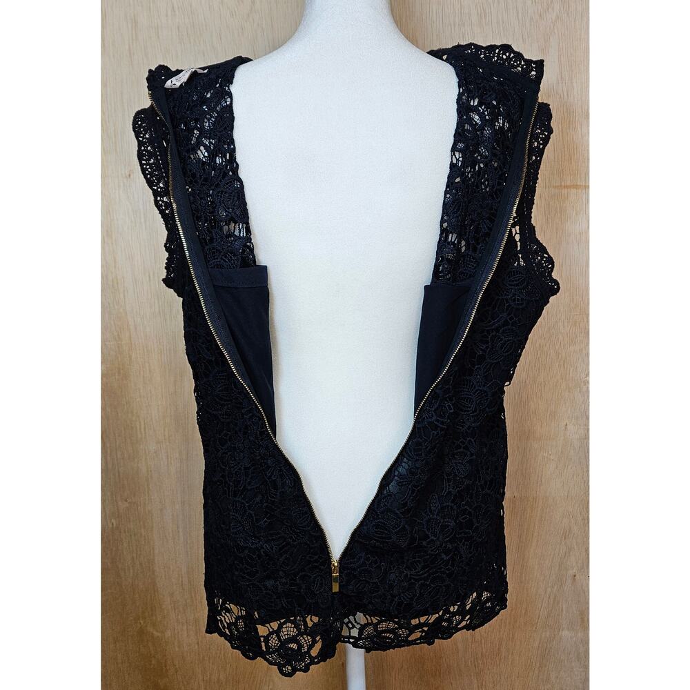 Nanette Lepore Navy Blue High Neck Sleeveless Floral Crochet/Lace Top Size Large - Picture 3 of 6